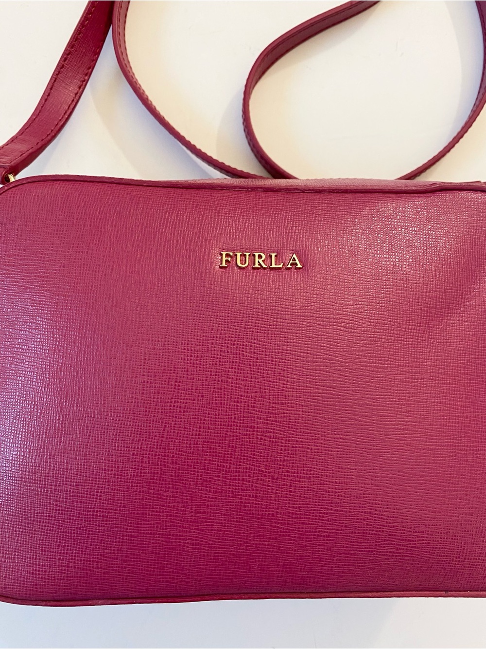 Furla Lilli Crossbody bag and gold-tone hardware ๐. LNC Limited Edition - Picture 2 of 8